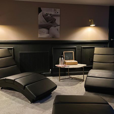 Hy Lytham St Anne'S Aparthotel Lytham St Annes Kültér fotó A home theater