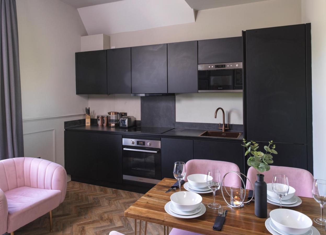 Hy Lytham St Anne'S Aparthotel Lytham St Annes Kültér fotó A kitchen in a serviced apartment in London