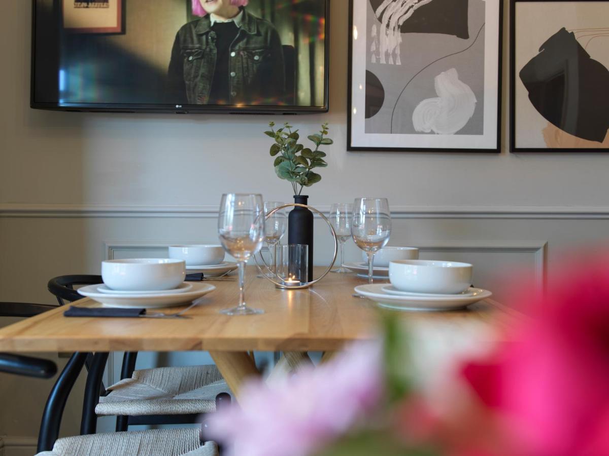 Hy Lytham St Anne'S Aparthotel Lytham St Annes Kültér fotó The dining room at The Old Post Office