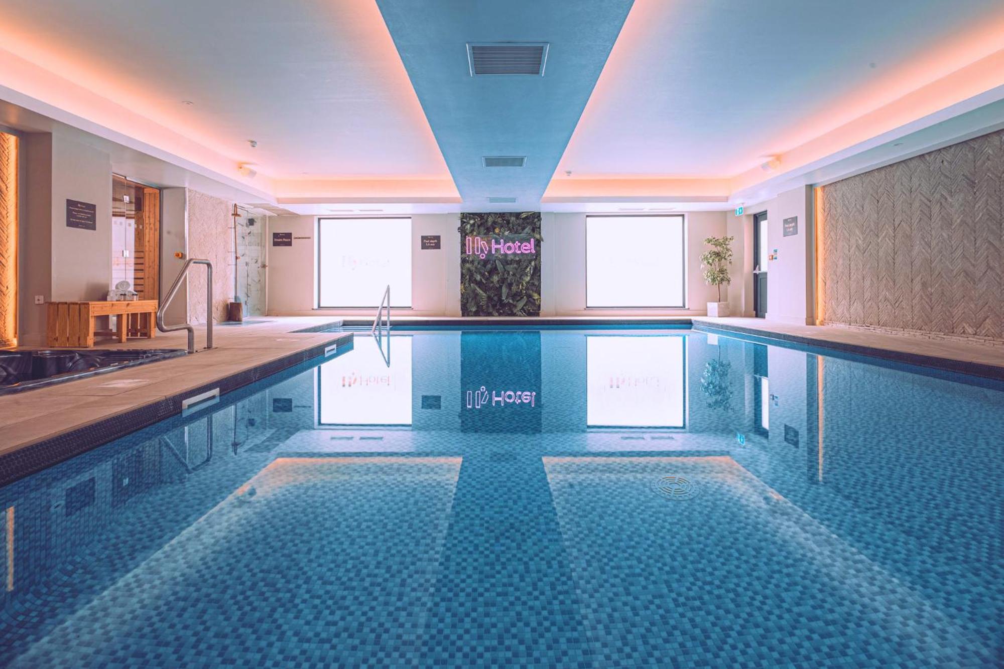 Hy Lytham St Anne'S Aparthotel Lytham St Annes Kültér fotó The pool at the spa