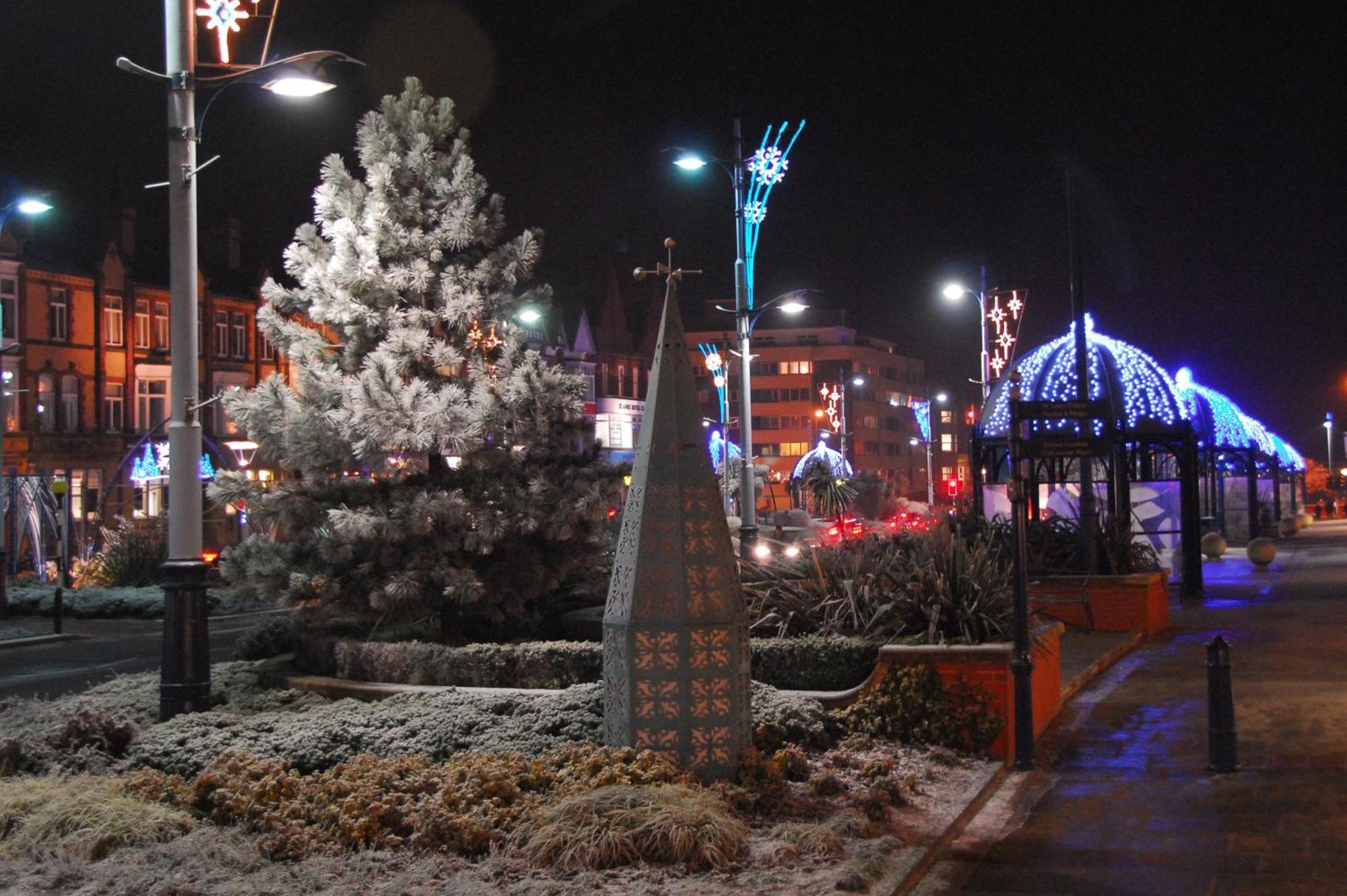 Hy Lytham St Anne'S Aparthotel Lytham St Annes Kültér fotó The town centre at Christmas