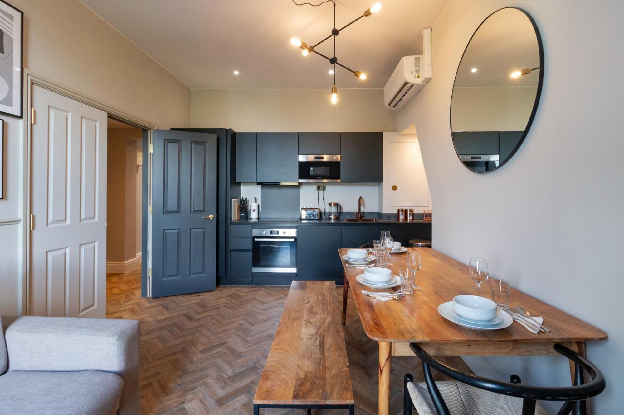 Hy Lytham St Anne'S Aparthotel Lytham St Annes Kültér fotó A kitchen in a serviced apartment in London
