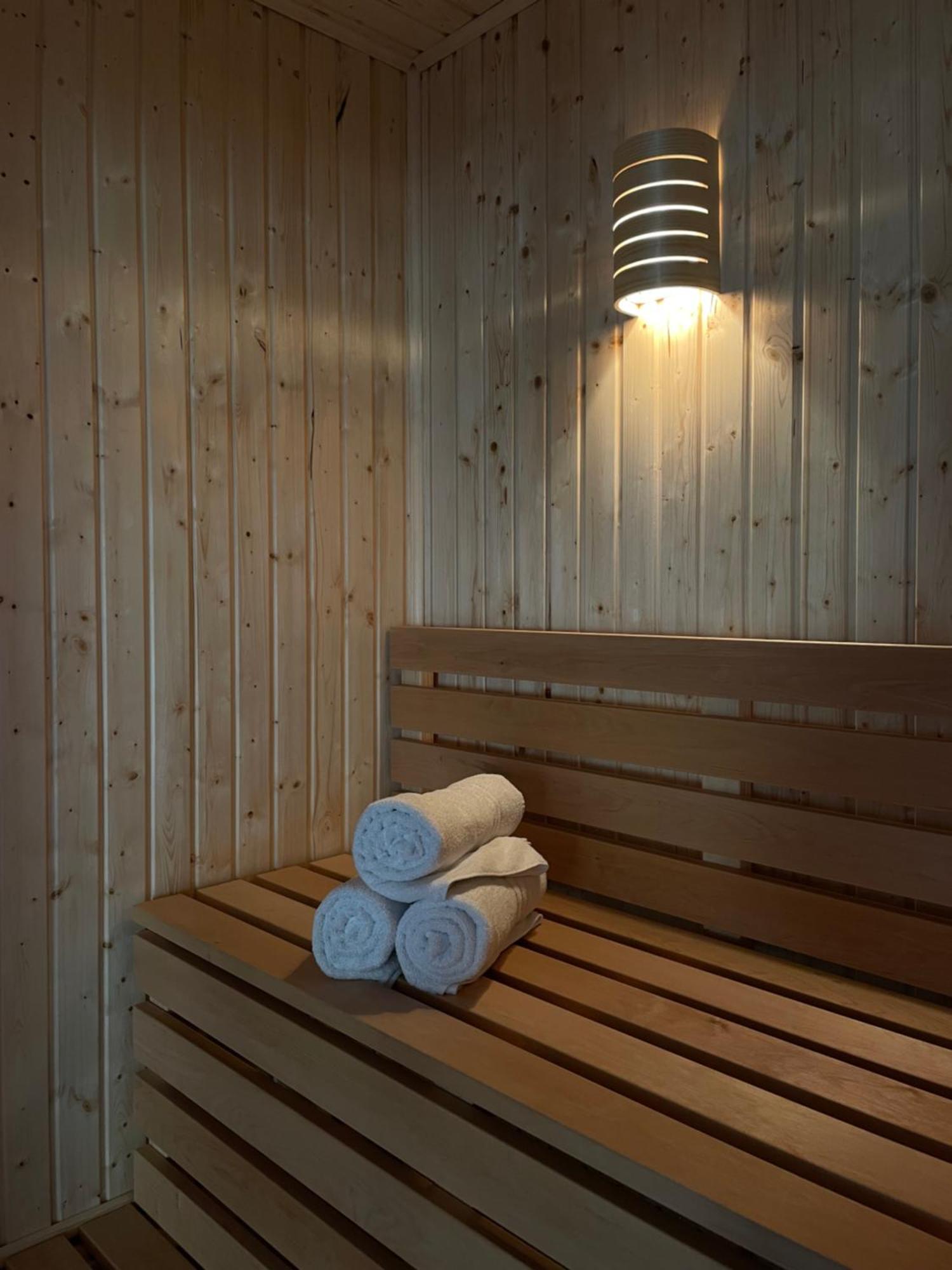 Hy Lytham St Anne'S Aparthotel Lytham St Annes Kültér fotó Sauna