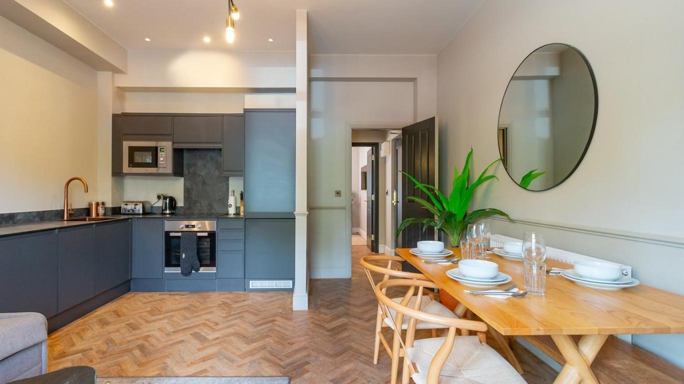 Hy Lytham St Anne'S Aparthotel Lytham St Annes Kültér fotó A typical apartment at The Collective Old Oak